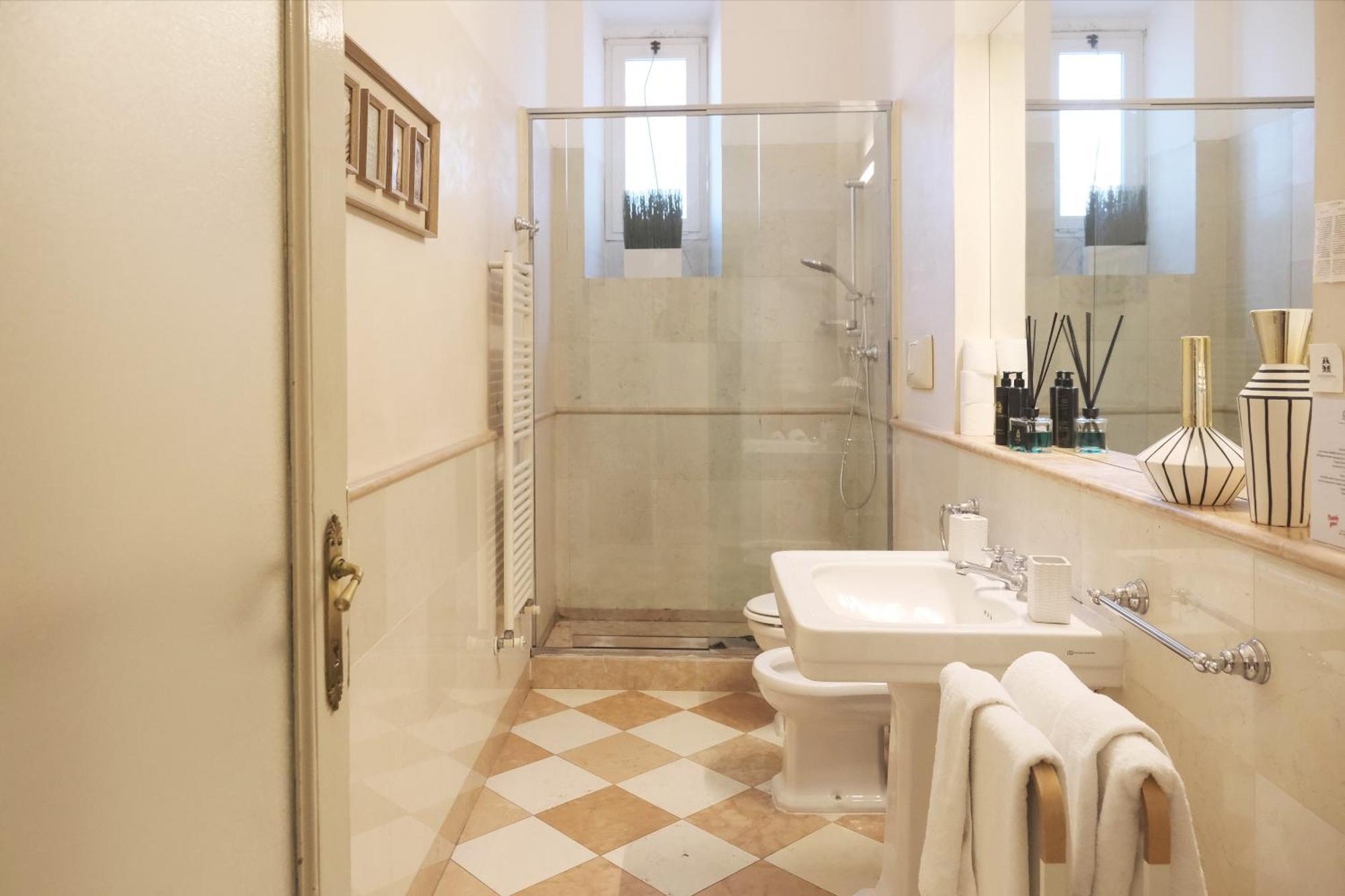 Comecasa 2 Bedrooms Apartment In Via Curtatone ミラノ エクステリア 写真